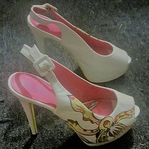 Ed Hardy white slingback peep toe heels size 8